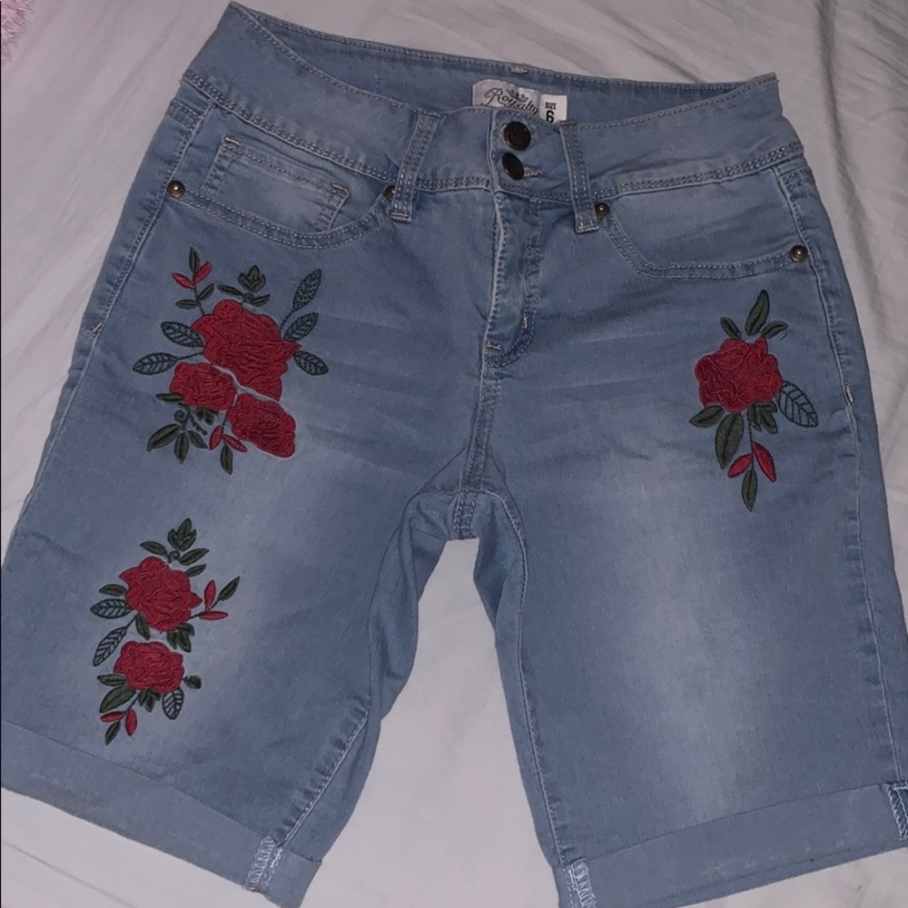 Blue Red Roses Shorts - Picture 3 of 4